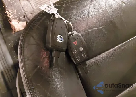 2011 Volvo S40 T5 из США, поврежденный, VIN YV1672MS1B2533800